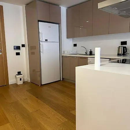 90m Massive Deluxe Area+view *